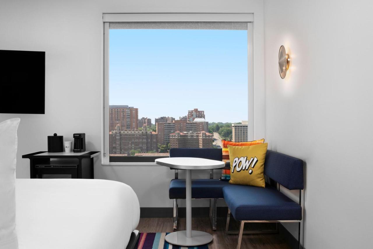 Aloft Kansas City Country Club Plaza Exterior photo
