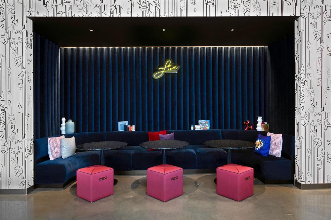 Aloft Kansas City Country Club Plaza Exterior photo
